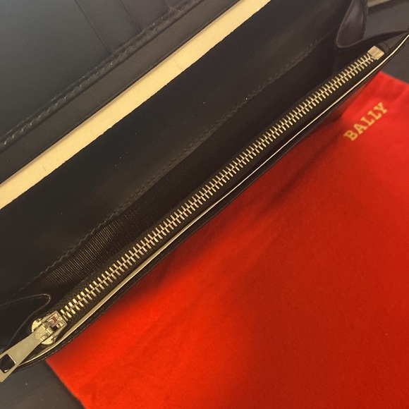 NWOT [Bally] Luxury Black Leather Bi-Fold Long Wallet Mens or Womens w/ Dust Bag - Picture 8 of 15